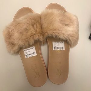 Faux fur slippers/slides